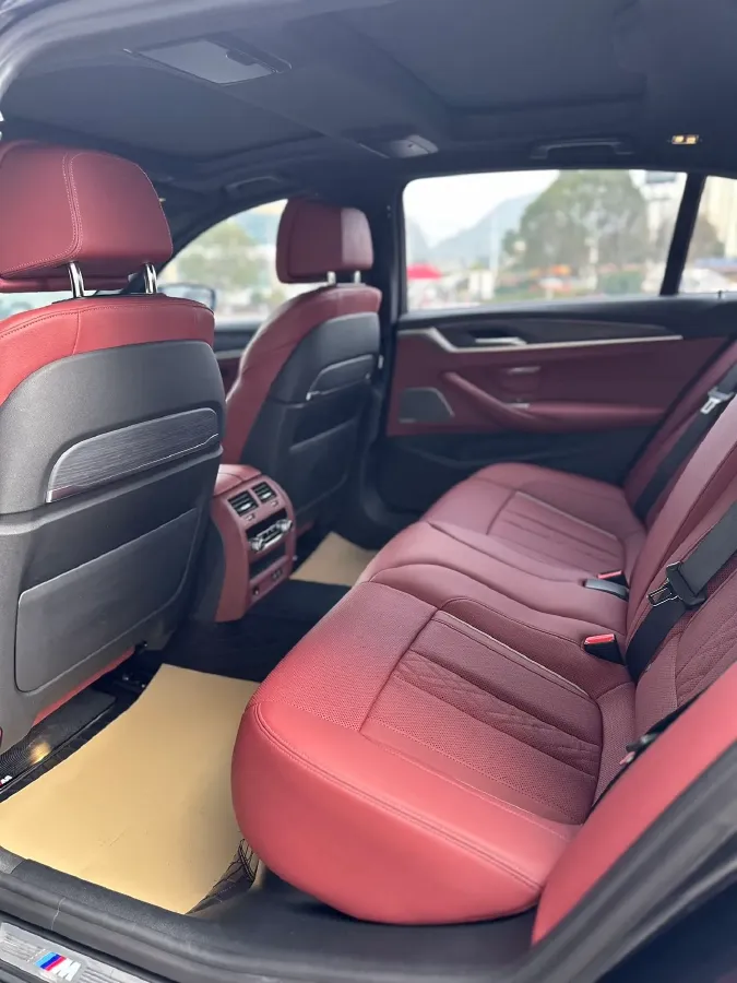 2022 BMW 5 Series 2.0T 252HP L4 8AT,autocango,china used car exporter,china ev exporter,chinese used car exporter,chinese used ev exporter