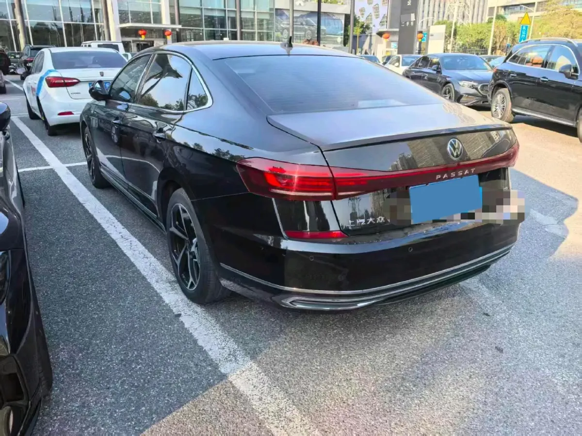 2024 Volkswagen Passat 2.0T 186HP L4 7DCT,autocango,china used car exporter,china ev exporter,chinese used car exporter,chinese used ev exporter