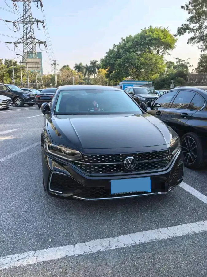 2024 Volkswagen Passat 2.0T 186HP L4 7DCT,autocango,china used car exporter,china ev exporter,chinese used car exporter,chinese used ev exporter