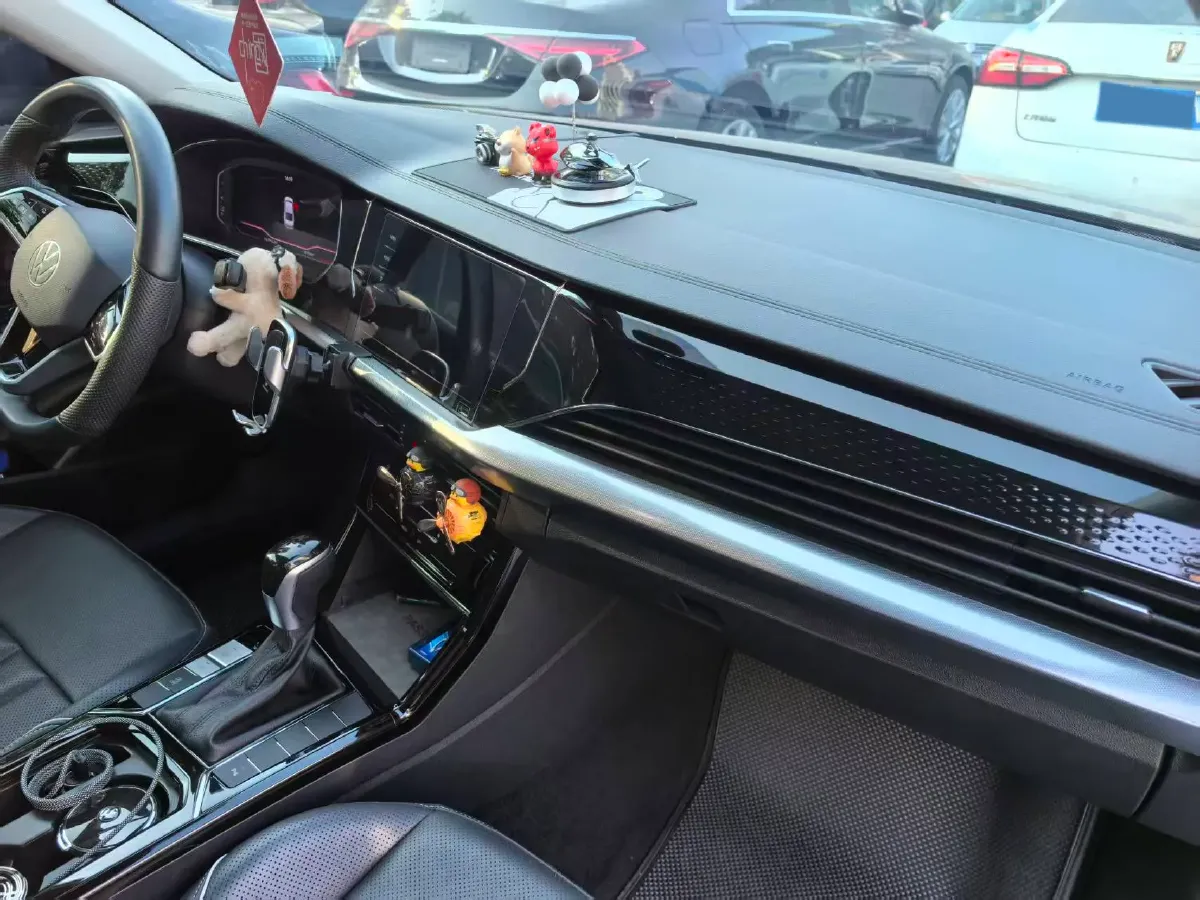 2024 Volkswagen Passat 2.0T 186HP L4 7DCT,autocango,china used car exporter,china ev exporter,chinese used car exporter,chinese used ev exporter