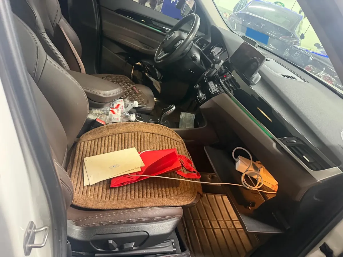 2020 BMW X1 2.0T 192HP L4 7DCT,autocango,china used car exporter,china ev exporter,chinese used car exporter,chinese used ev exporter