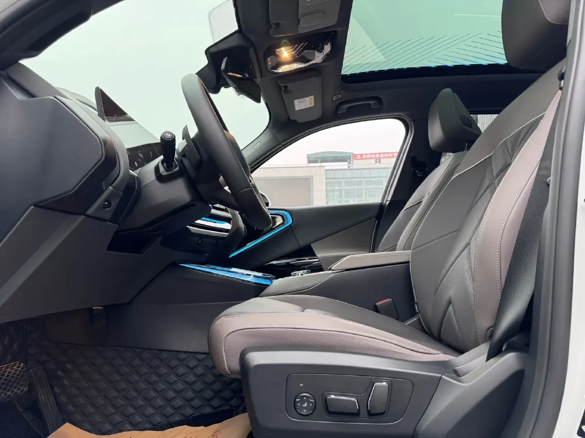 2025 BMW X3 2.0T 258HP L4 8AT,autocango,china used car exporter,china ev exporter,chinese used car exporter,chinese used ev exporter