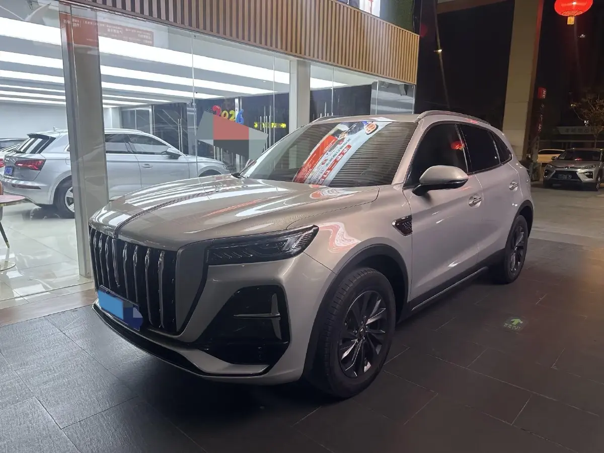 2025 HongQi HS5 2.0T 252HP L4 8AT