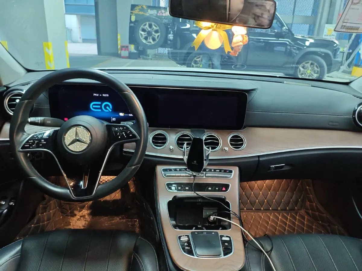2021 Mercedes-Benz E Class 2.0T 211HP L4 9AT PHEV 25.4KWH,autocango,china used car exporter,china ev exporter,chinese used car exporter,chinese used ev exporter