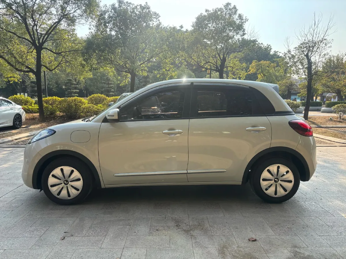 2023 WuLing BinGuo BEV 31.9KWH,autocango,china used car exporter,china ev exporter,chinese used car exporter,chinese used ev exporter
