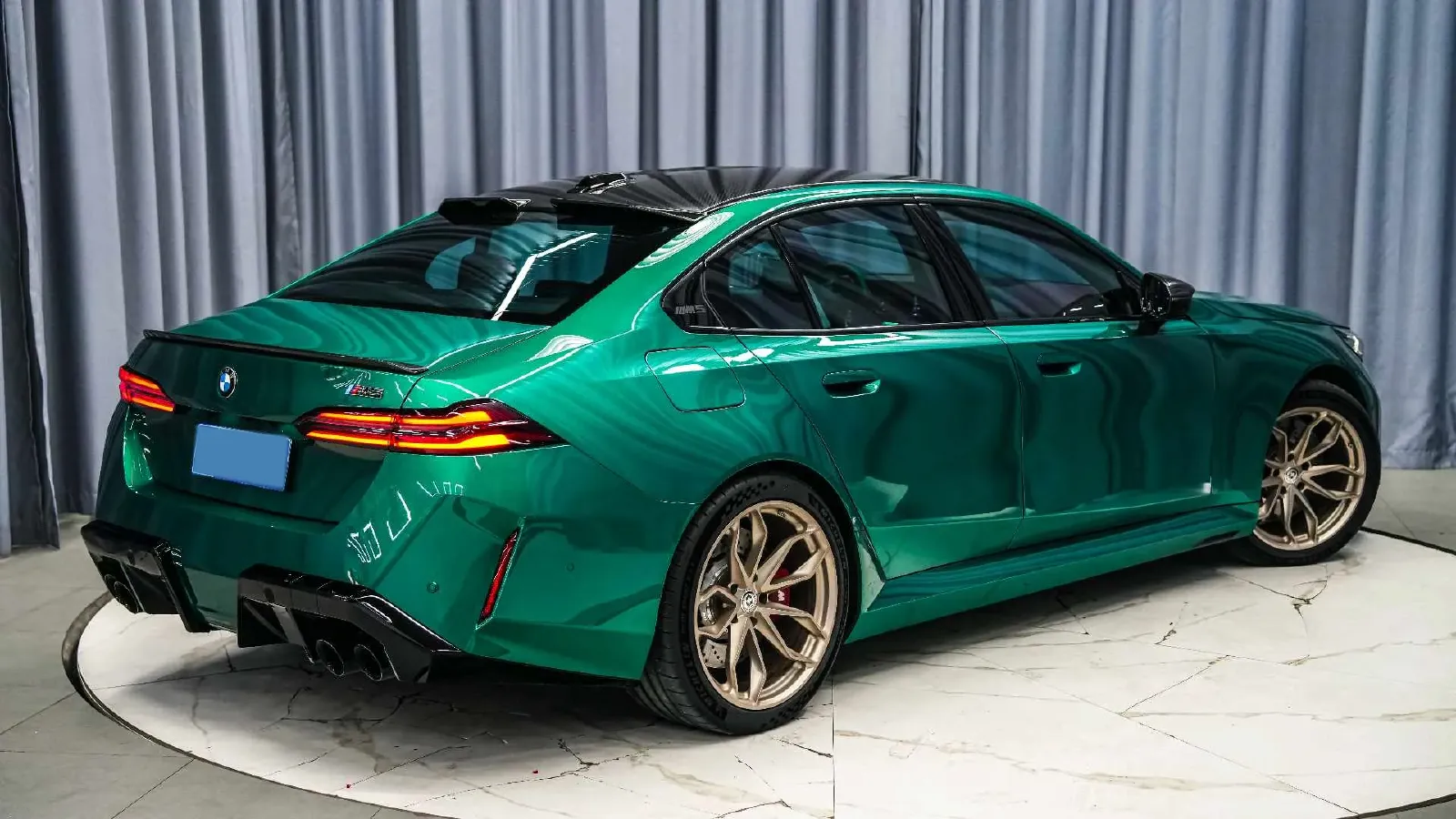 2025 BMW M5 4.4T 585HP V8 8AT PHEV 22.06KWH,autocango,china used car exporter,china ev exporter,chinese used car exporter,chinese used ev exporter