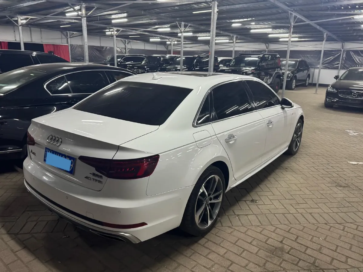 2019 Audi A4L 2.0T 190HP L4 7DCT,autocango,china used car exporter,china ev exporter,chinese used car exporter,chinese used ev exporter