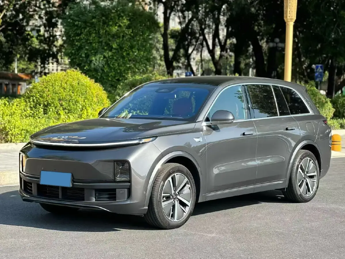 2024 Volvo S60 2.0T 197HP L4 7DCT