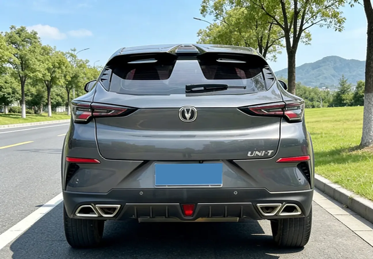 2022 ChangAn UNI-T 1.5T 188HP L4 7DCT,autocango,china used car exporter,china ev exporter,chinese used car exporter,chinese used ev exporter