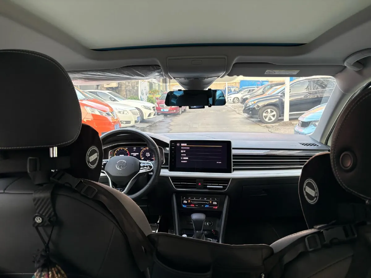 2023 Volkswagen Tiguan L 2.0T 186HP L4 7DCT,autocango,china used car exporter,china ev exporter,chinese used car exporter,chinese used ev exporter