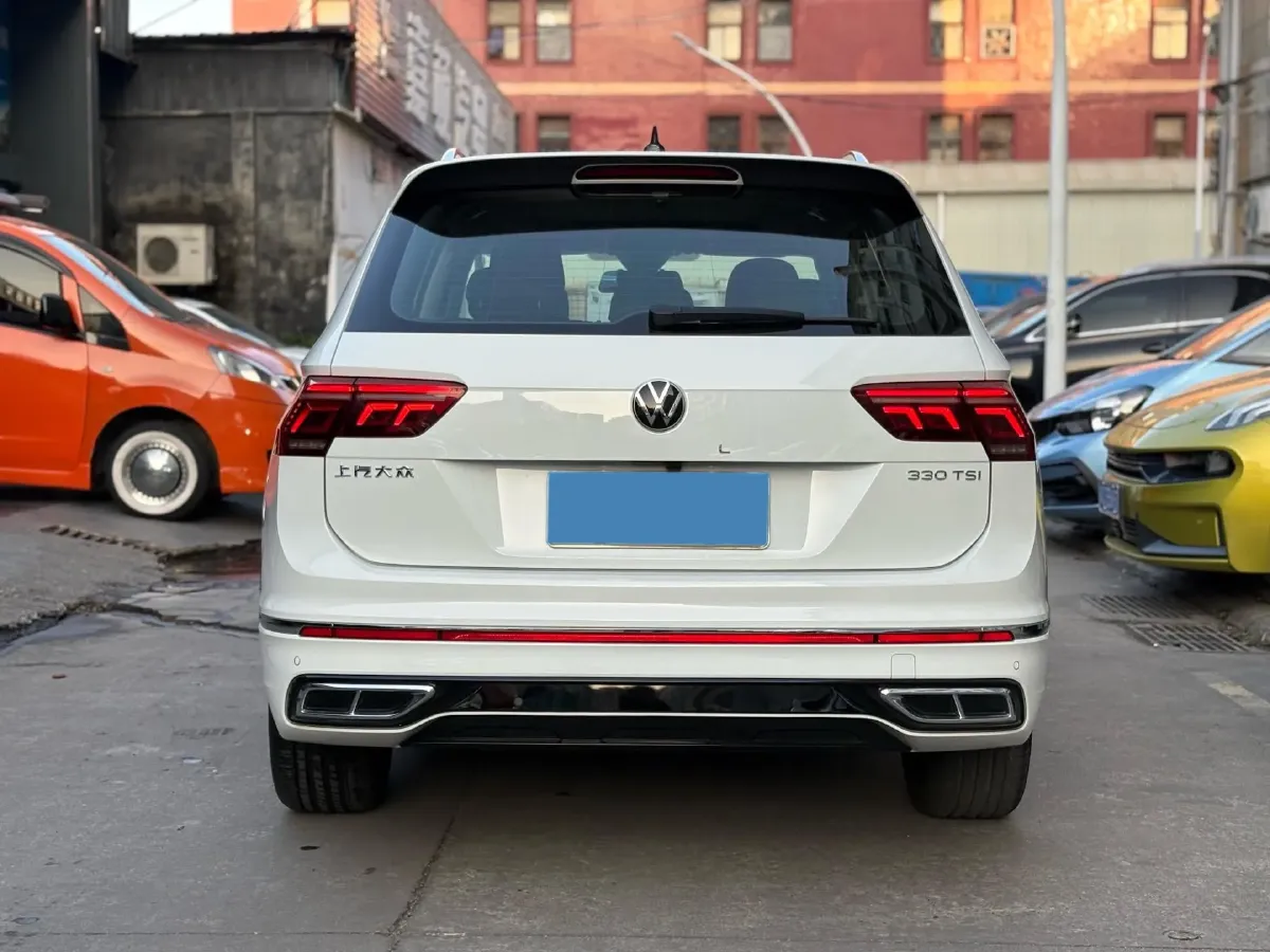 2023 Volkswagen Tiguan L 2.0T 186HP L4 7DCT,autocango,china used car exporter,china ev exporter,chinese used car exporter,chinese used ev exporter