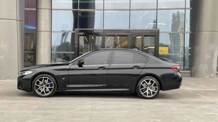 2022 BMW 5 Series 2.0T 252HP L4 8AT,autocango,china used car exporter,china ev exporter,chinese used car exporter,chinese used ev exporter