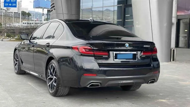 2022 BMW 5 Series 2.0T 252HP L4 8AT,autocango,china used car exporter,china ev exporter,chinese used car exporter,chinese used ev exporter