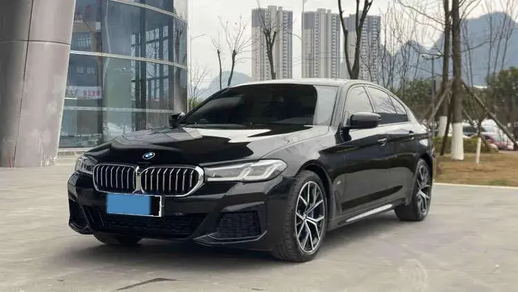 2022 BMW 5 Series 2.0T 252HP L4 8AT