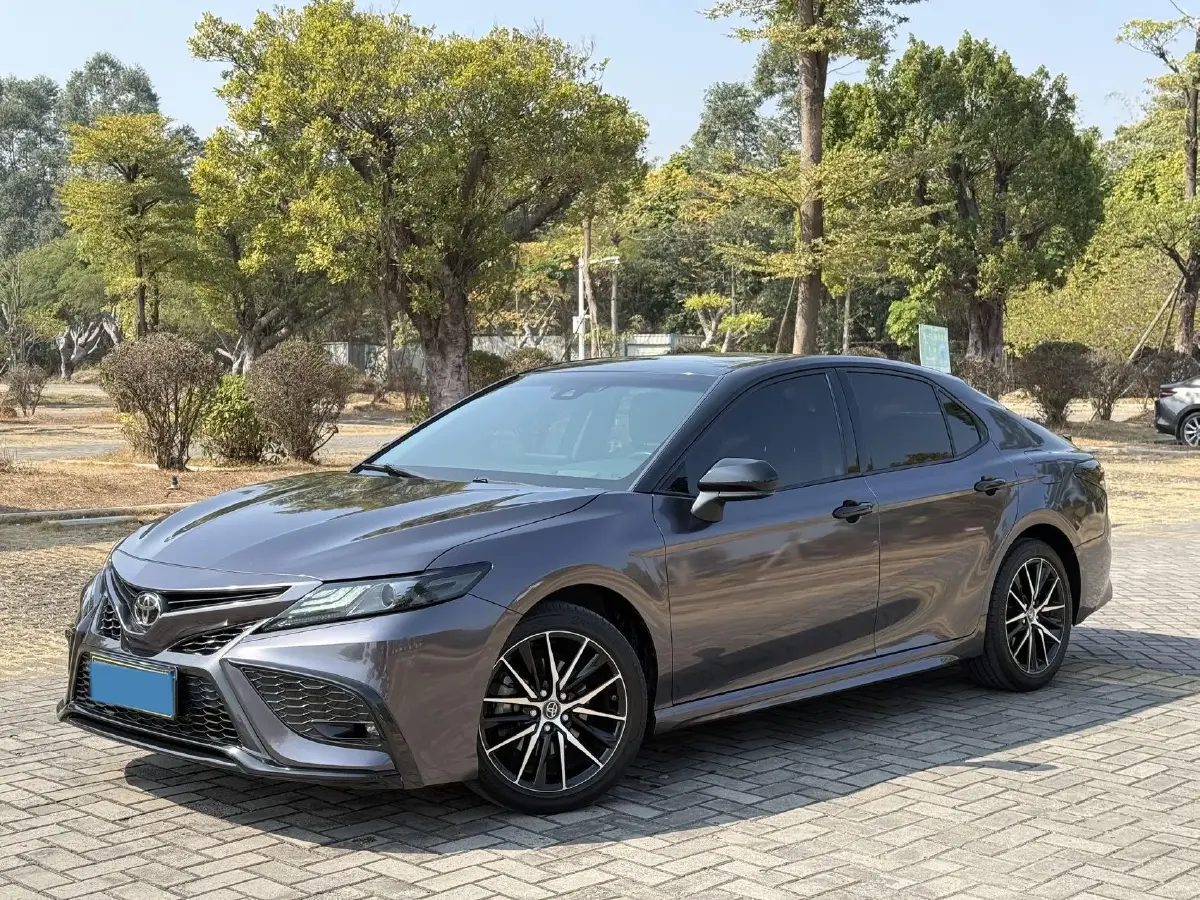 2021 Toyota Camry 2.5L 209HP L4 8AT