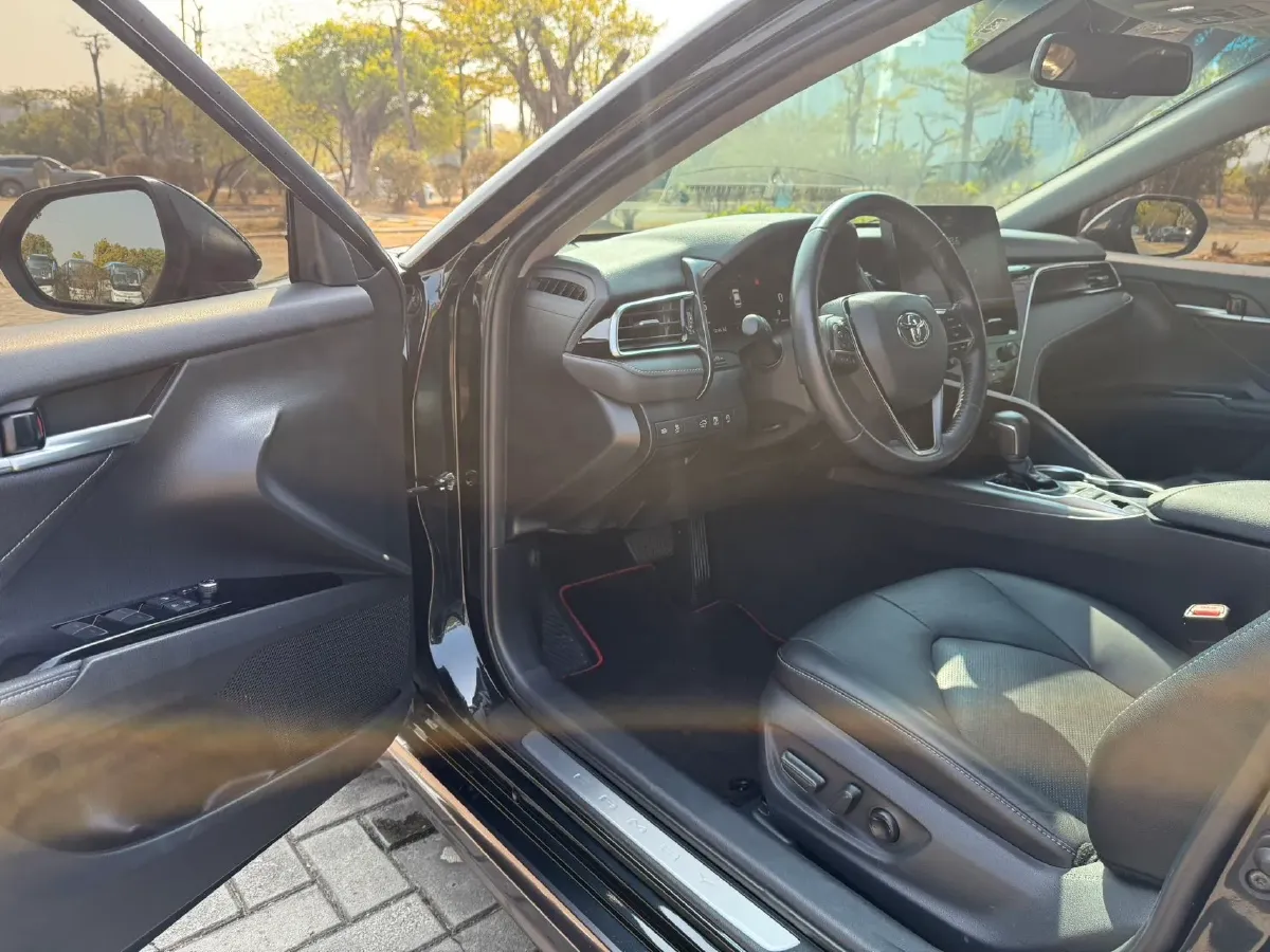 2021 Toyota Camry 2.5L 209HP L4 8AT,autocango,china used car exporter,china ev exporter,chinese used car exporter,chinese used ev exporter