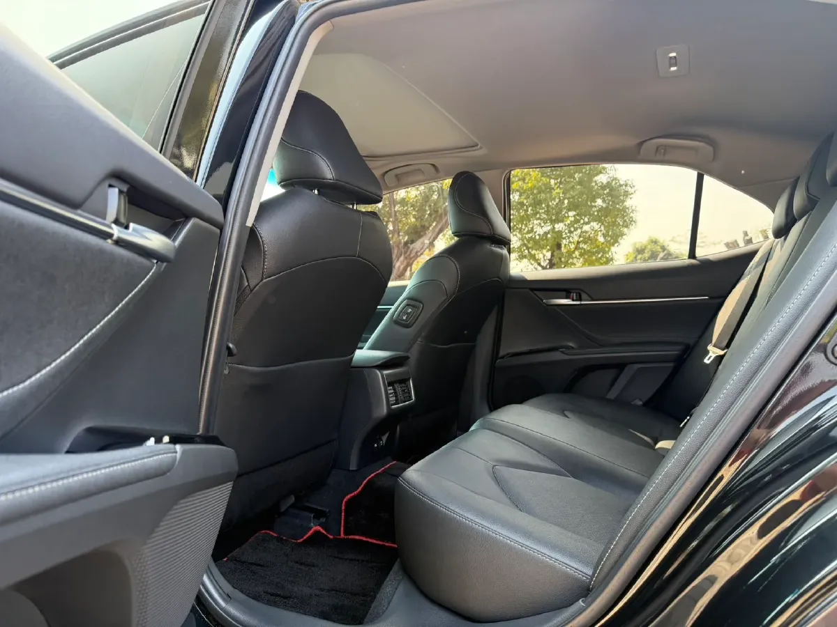 2021 Toyota Camry 2.5L 209HP L4 8AT,autocango,china used car exporter,china ev exporter,chinese used car exporter,chinese used ev exporter