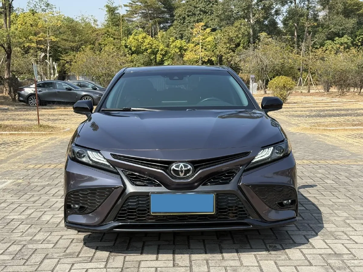 2021 Toyota Camry 2.5L 209HP L4 8AT,autocango,china used car exporter,china ev exporter,chinese used car exporter,chinese used ev exporter