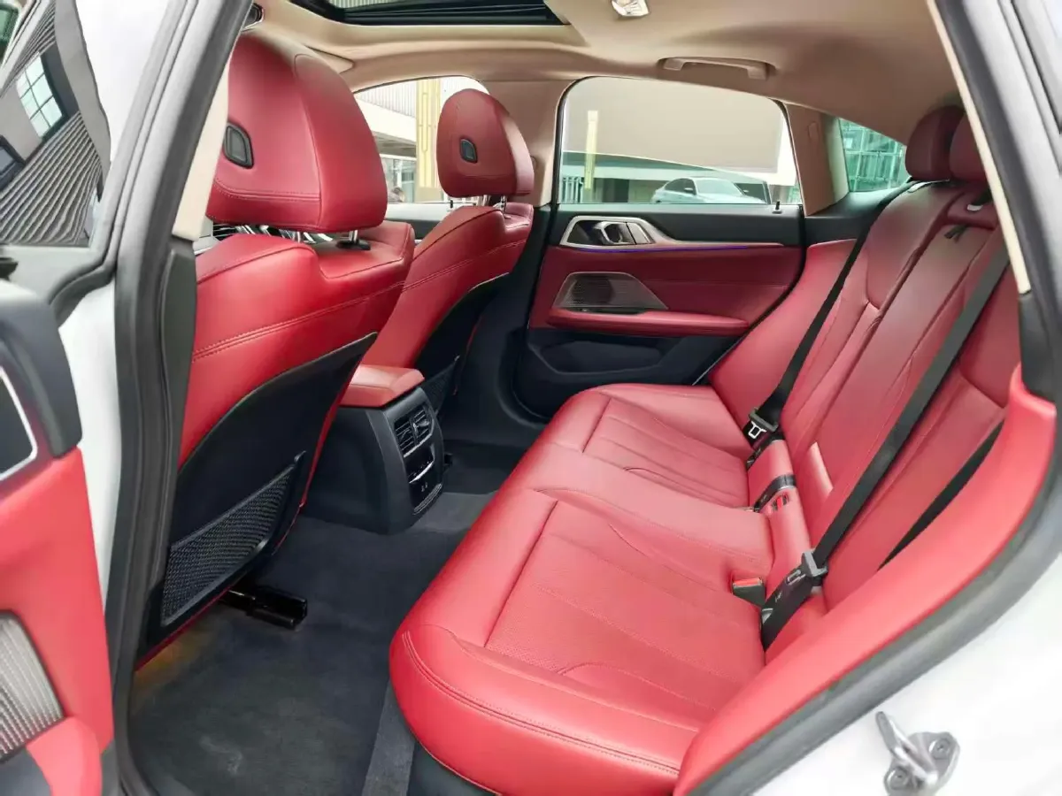 2022 BMW 8 Series 3.0T 333HP L6 8AT,autocango,china used car exporter,china ev exporter,chinese used car exporter,chinese used ev exporter