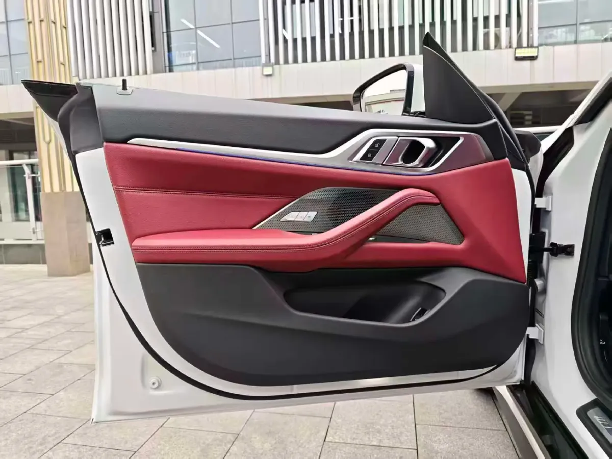 2022 BMW 8 Series 3.0T 333HP L6 8AT,autocango,china used car exporter,china ev exporter,chinese used car exporter,chinese used ev exporter