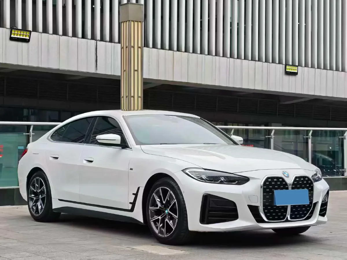 2022 BMW 8 Series 3.0T 333HP L6 8AT,autocango,china used car exporter,china ev exporter,chinese used car exporter,chinese used ev exporter