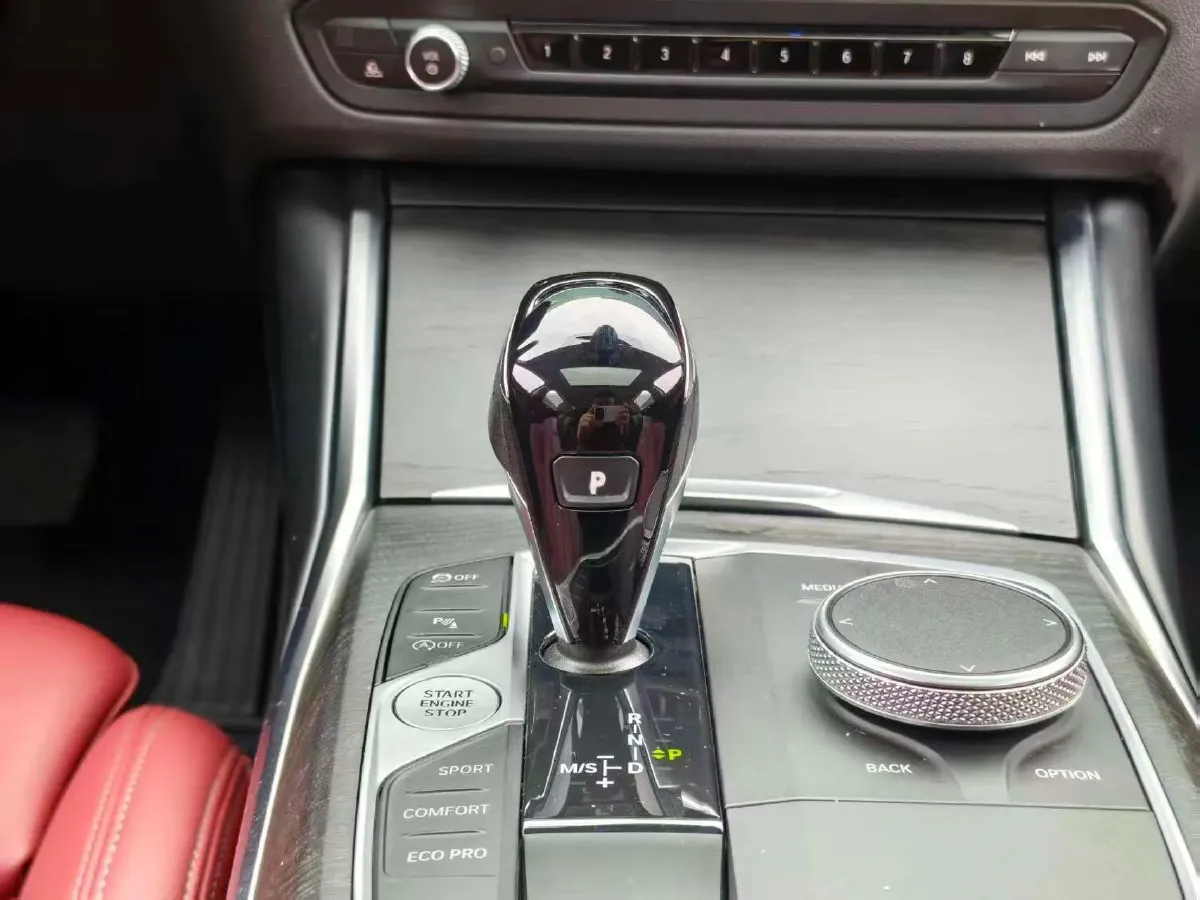 2022 BMW 8 Series 3.0T 333HP L6 8AT,autocango,china used car exporter,china ev exporter,chinese used car exporter,chinese used ev exporter