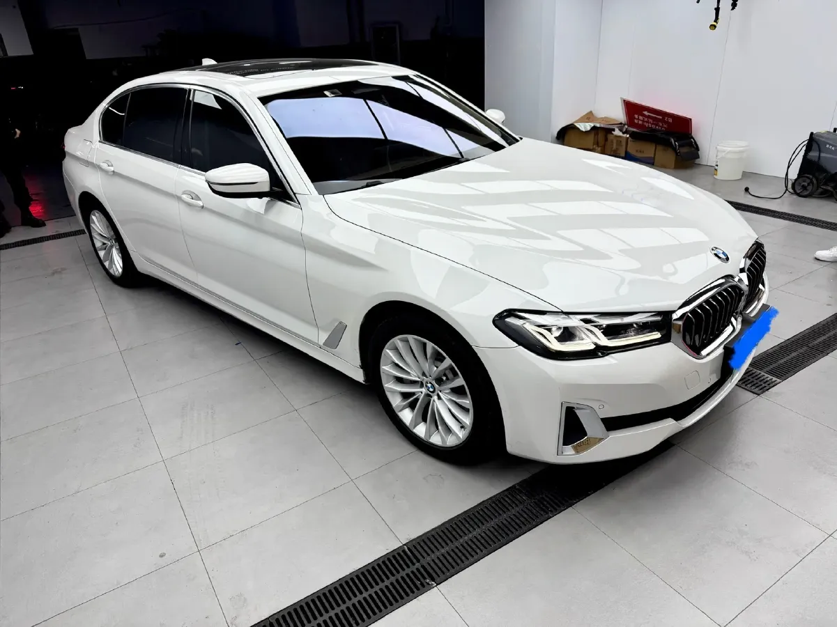 2021 BMW 5 Series 2.0T 184HP L4 8AT PHEV 17.7KWH,autocango,china used car exporter,china ev exporter,chinese used car exporter,chinese used ev exporter