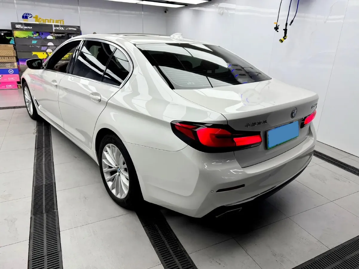 2021 BMW 5 Series 2.0T 184HP L4 8AT PHEV 17.7KWH,autocango,china used car exporter,china ev exporter,chinese used car exporter,chinese used ev exporter