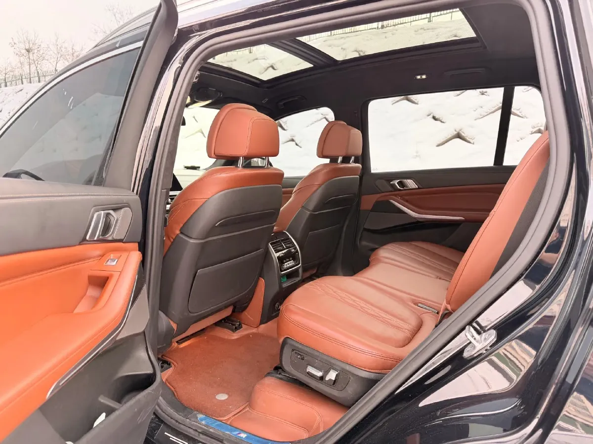 2021 BMW X7 3.0T 340HP L6 8AT,autocango,china used car exporter,china ev exporter,chinese used car exporter,chinese used ev exporter