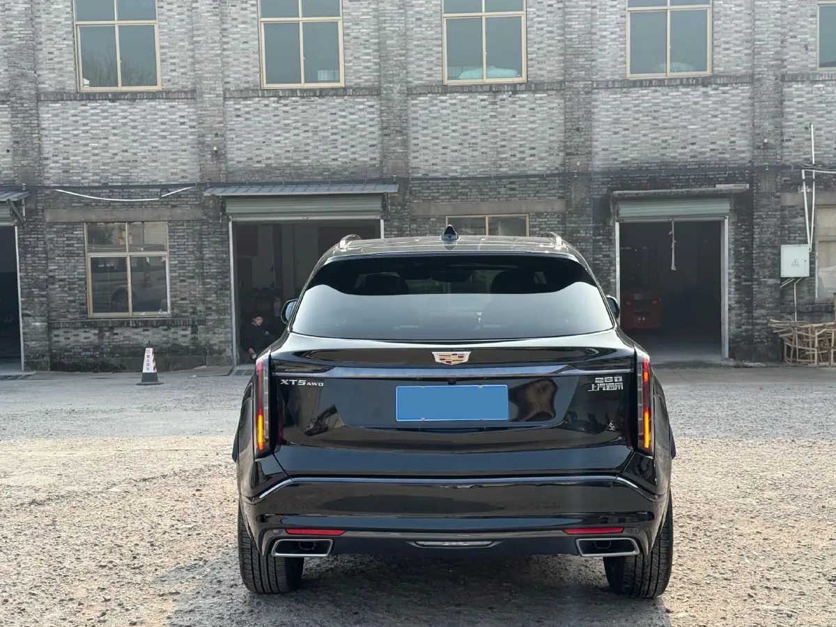 2025 Cadillac XT5 2.0T 237HP L4 9AT,autocango,china used car exporter,china ev exporter,chinese used car exporter,chinese used ev exporter
