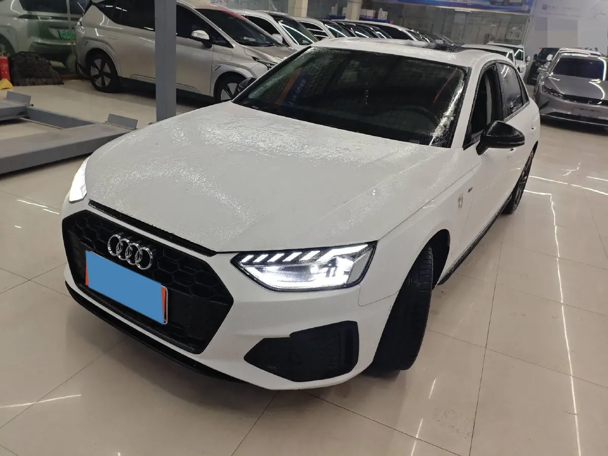 2022 Audi A4L 2.0T 190HP L4 7DCT,autocango,china used car exporter,china ev exporter,chinese used car exporter,chinese used ev exporter