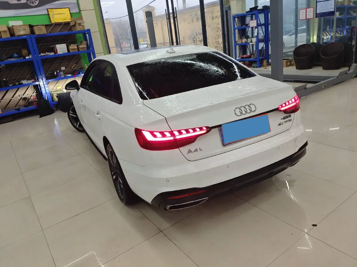 2022 Audi A4L 2.0T 190HP L4 7DCT,autocango,china used car exporter,china ev exporter,chinese used car exporter,chinese used ev exporter