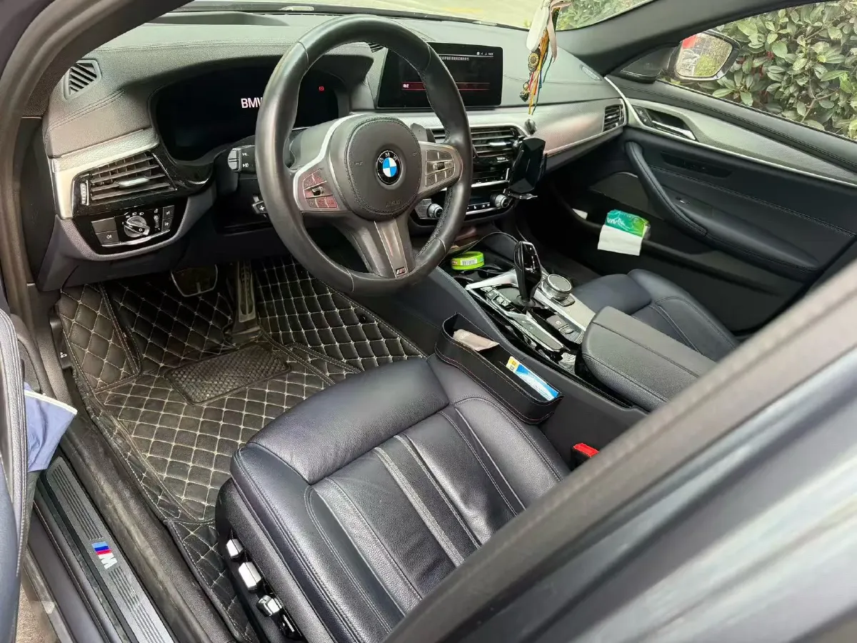 2020 BMW 5 Series 3.0T 340HP L6 8AT,autocango,china used car exporter,china ev exporter,chinese used car exporter,chinese used ev exporter