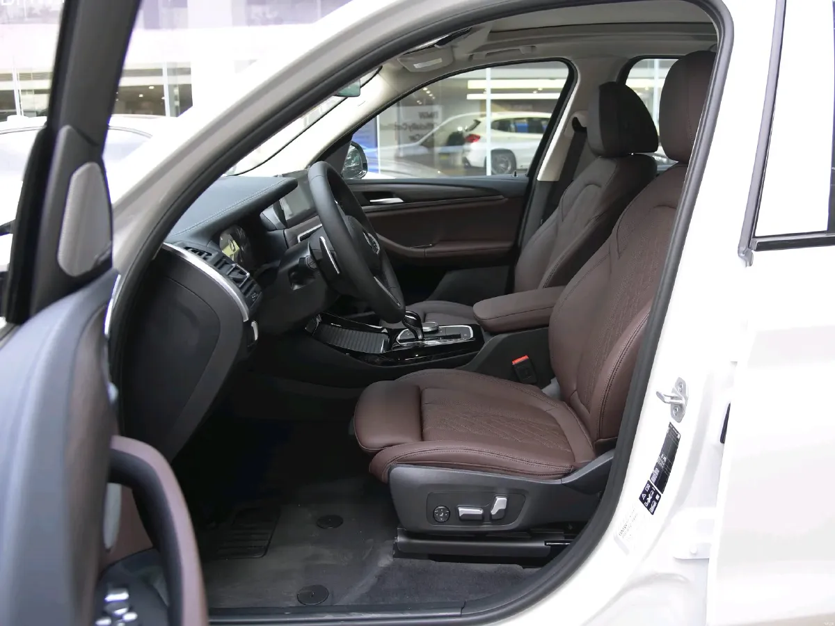 2022 BMW X3 2.0T 252HP L4 8AT,autocango,china used car exporter,china ev exporter,chinese used car exporter,chinese used ev exporter