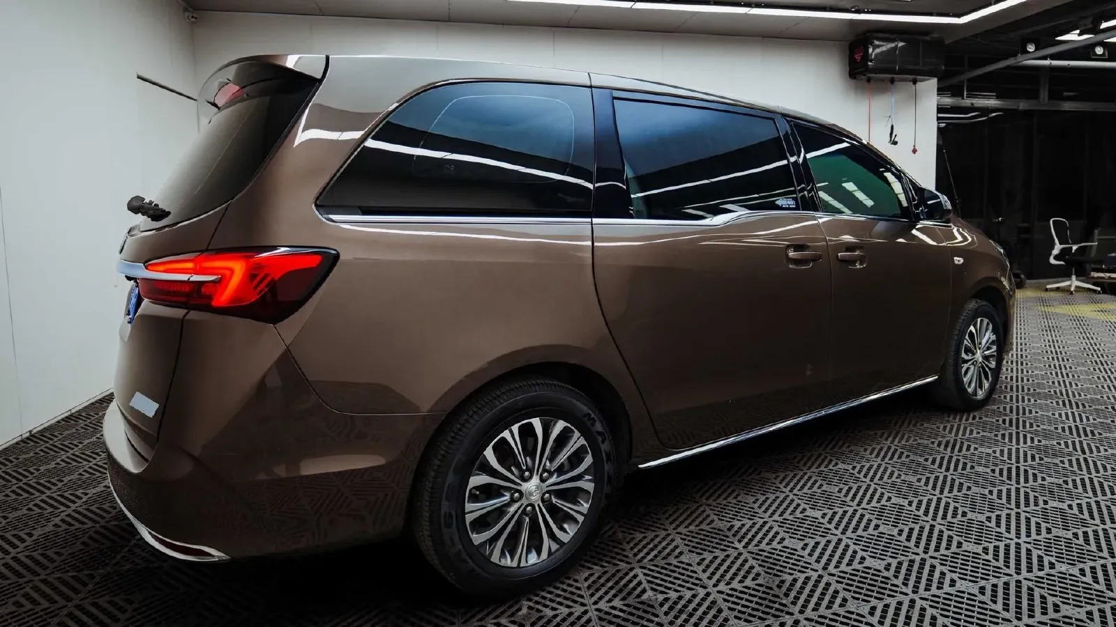 2023 Buick GL8 2.0T 237HP L4 9AT,autocango,china used car exporter,china ev exporter,chinese used car exporter,chinese used ev exporter