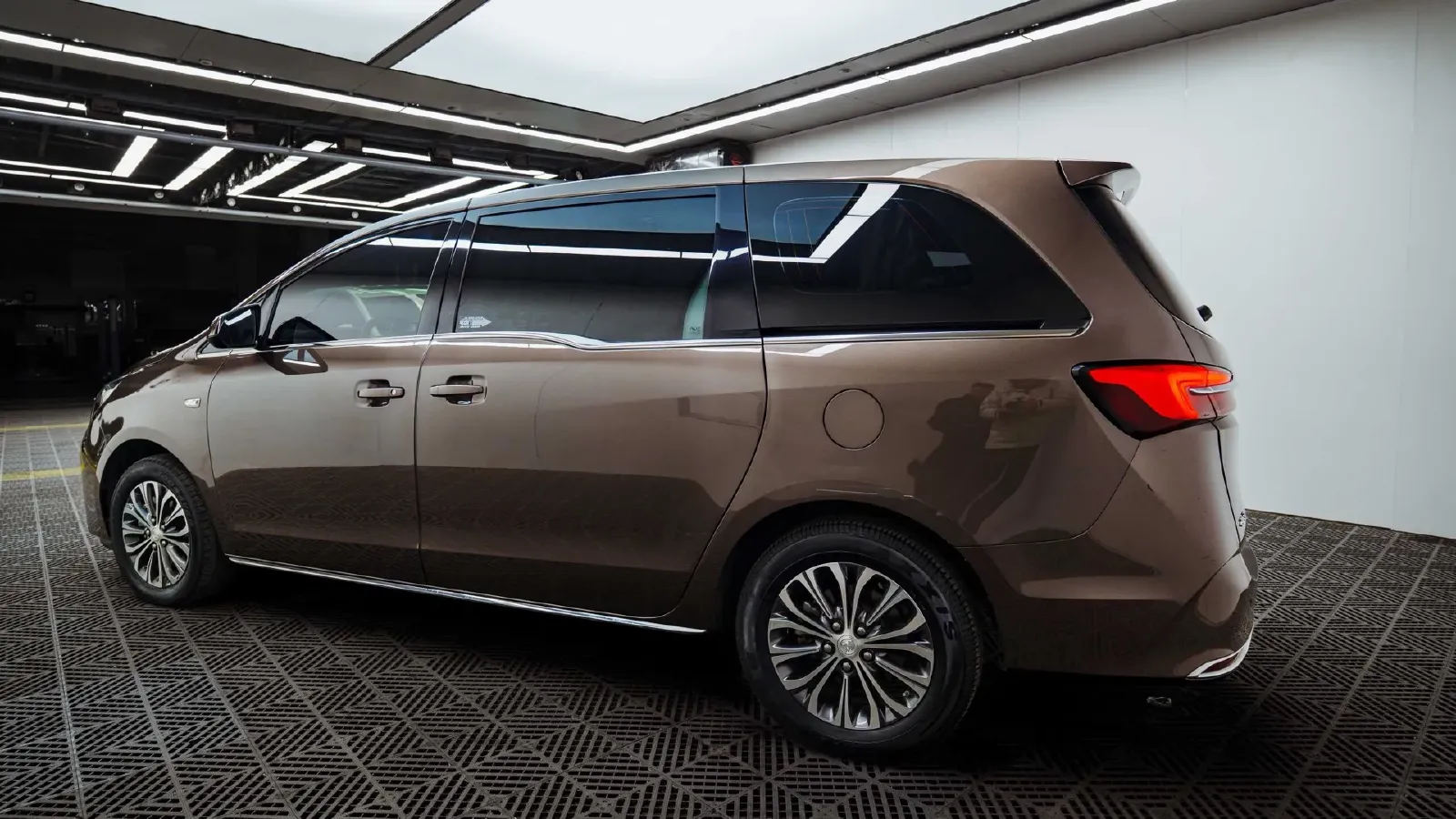 2023 Buick GL8 2.0T 237HP L4 9AT,autocango,china used car exporter,china ev exporter,chinese used car exporter,chinese used ev exporter