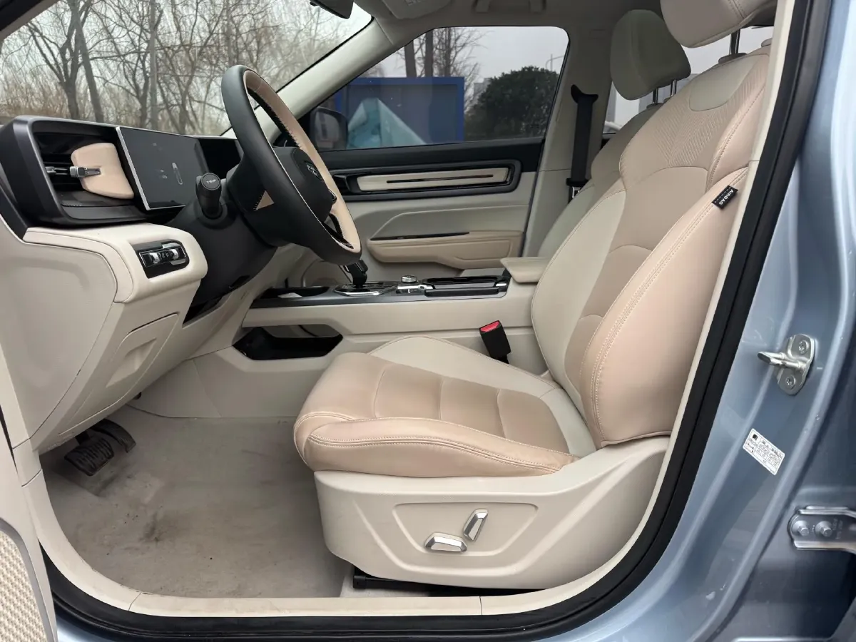 2023 Geely ICON 1.5T 181HP L4 7DCT,autocango,china used car exporter,china ev exporter,chinese used car exporter,chinese used ev exporter