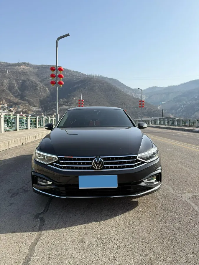 2023 Volkswagen Magotan 2.0T 186HP L4 7DCT,autocango,china used car exporter,china ev exporter,chinese used car exporter,chinese used ev exporter