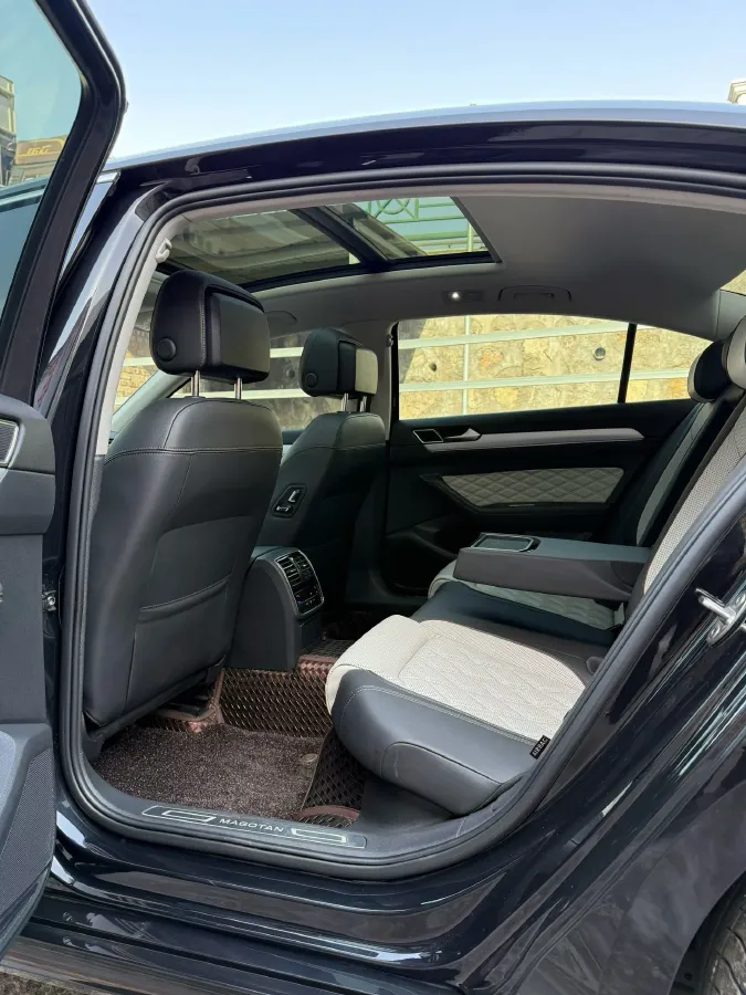 2023 Volkswagen Magotan 2.0T 186HP L4 7DCT,autocango,china used car exporter,china ev exporter,chinese used car exporter,chinese used ev exporter