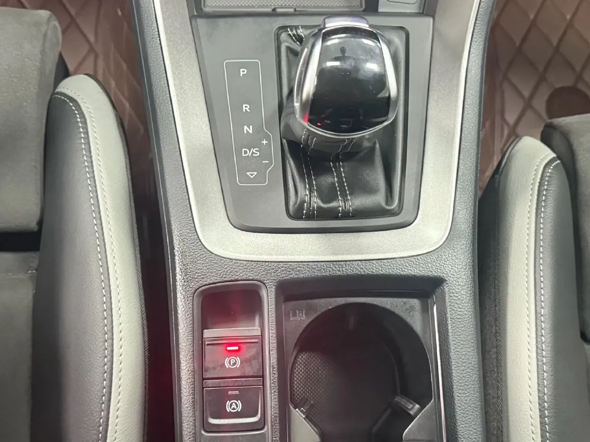 2022 Audi Q3 1.4T 150HP L4 7DCT,autocango,china used car exporter,china ev exporter,chinese used car exporter,chinese used ev exporter