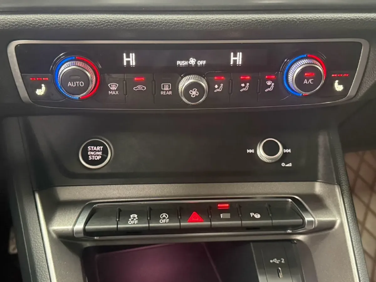 2022 Audi Q3 1.4T 150HP L4 7DCT,autocango,china used car exporter,china ev exporter,chinese used car exporter,chinese used ev exporter