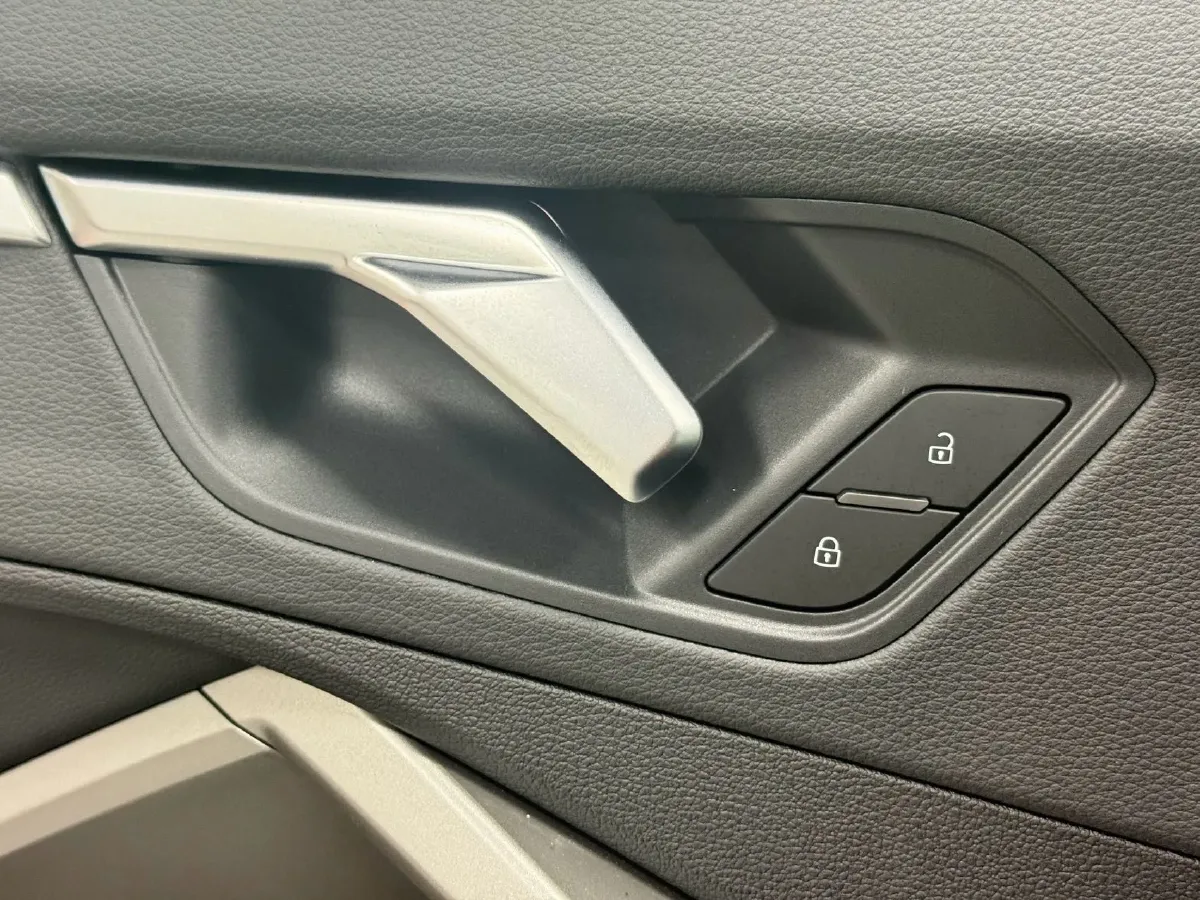 2022 Audi Q3 1.4T 150HP L4 7DCT,autocango,china used car exporter,china ev exporter,chinese used car exporter,chinese used ev exporter