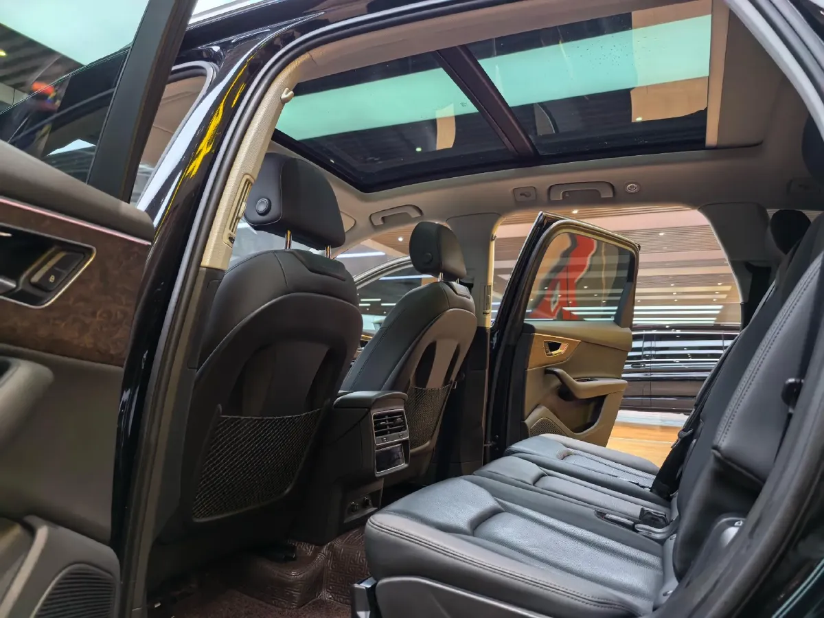 2022 Volkswagen Touareg 3.0T 340HP V6 8AT,autocango,china used car exporter,china ev exporter,chinese used car exporter,chinese used ev exporter