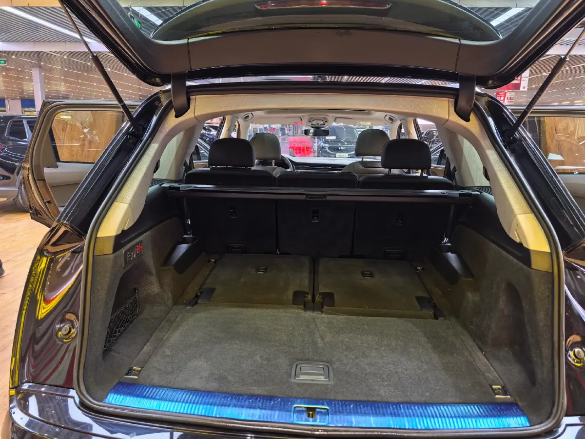 2022 Volkswagen Touareg 3.0T 340HP V6 8AT,autocango,china used car exporter,china ev exporter,chinese used car exporter,chinese used ev exporter