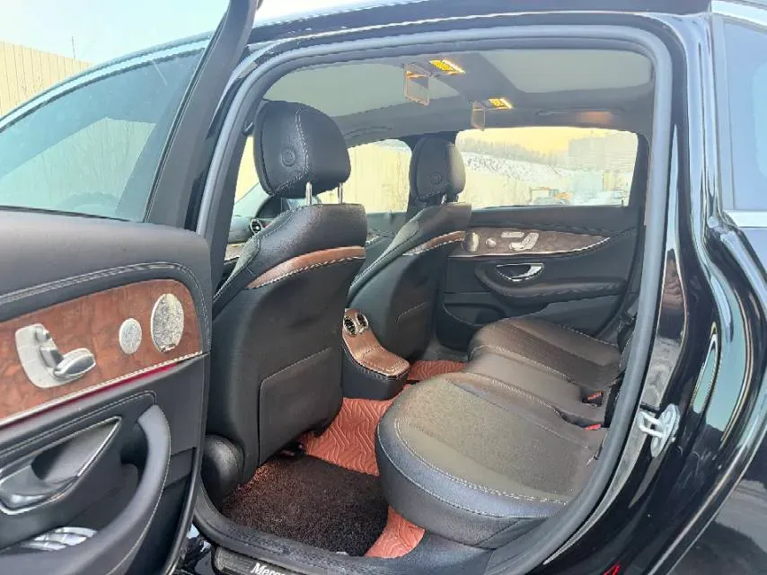 2022 Mercedes-Benz E Class 2.0T 258HP L4 9AT,autocango,china used car exporter,china ev exporter,chinese used car exporter,chinese used ev exporter