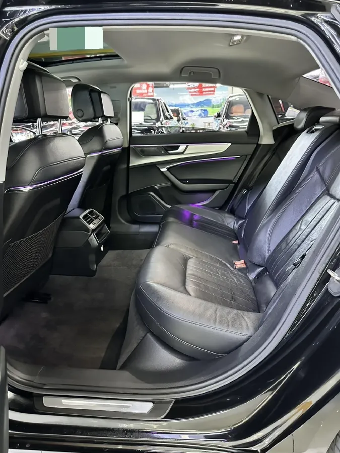 2021 Audi A6L 2.0T 190HP L4 7DCT,autocango,china used car exporter,china ev exporter,chinese used car exporter,chinese used ev exporter