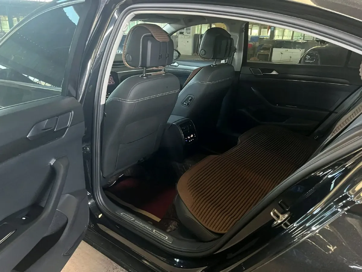 2020 Volkswagen Magotan 2.0T 186HP L4 7DCT,autocango,china used car exporter,china ev exporter,chinese used car exporter,chinese used ev exporter