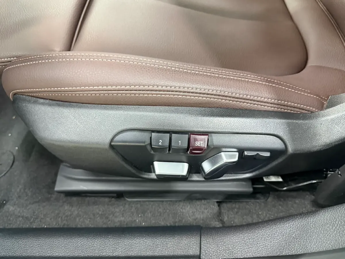 2021 BMW 1 Series 1.5T 140HP L3 7DCT,autocango,china used car exporter,china ev exporter,chinese used car exporter,chinese used ev exporter