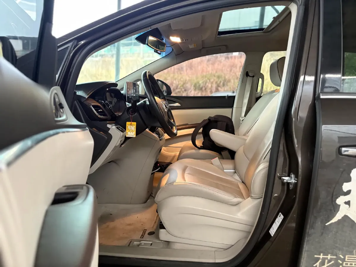 2021 Buick GL8 2.0T 237HP L4 9AT,autocango,china used car exporter,china ev exporter,chinese used car exporter,chinese used ev exporter