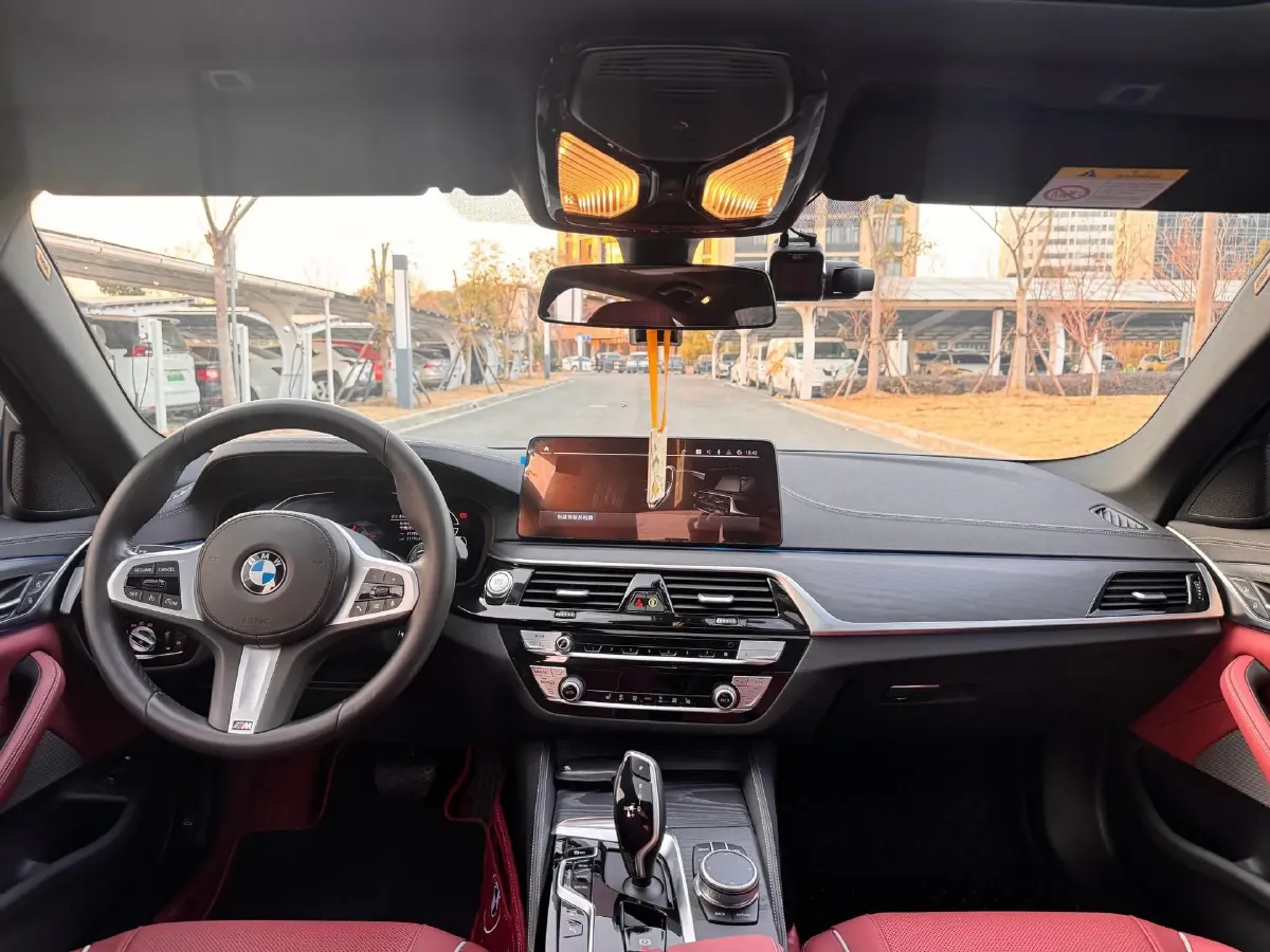 2021 BMW 5 Series 2.0T 184HP L4 8AT PHEV 17.7KWH,autocango,china used car exporter,china ev exporter,chinese used car exporter,chinese used ev exporter